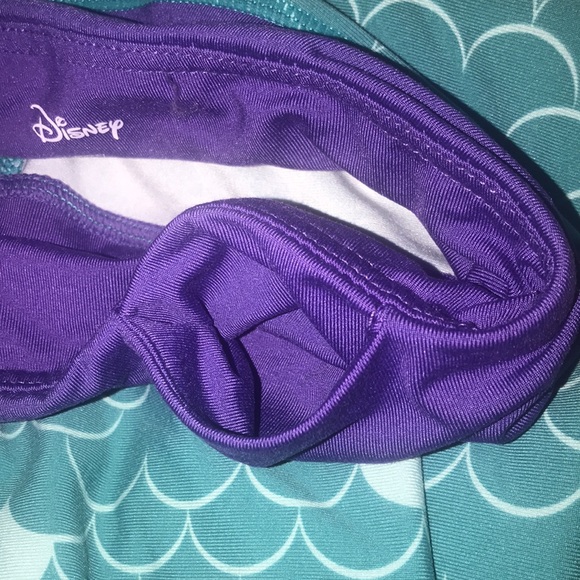 Disney’s Ariel mermaid capri leggings in size SM - Picture 5 of 7